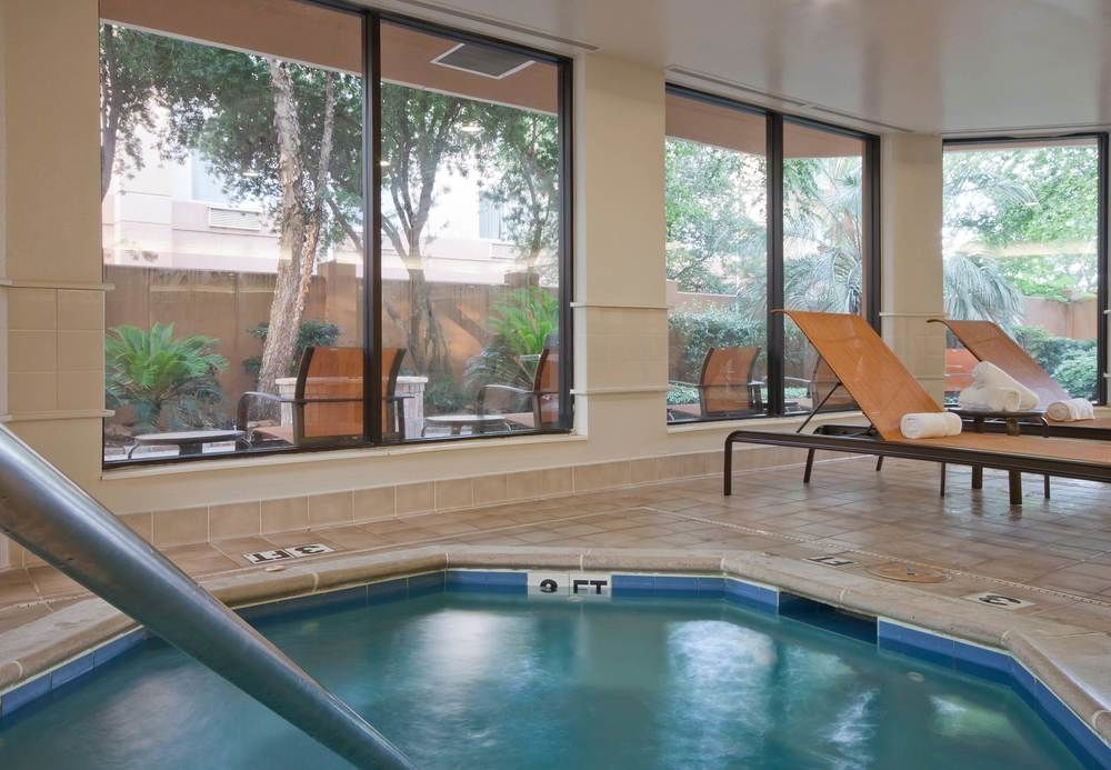 Courtyard Beaumont Hotel Exterior photo