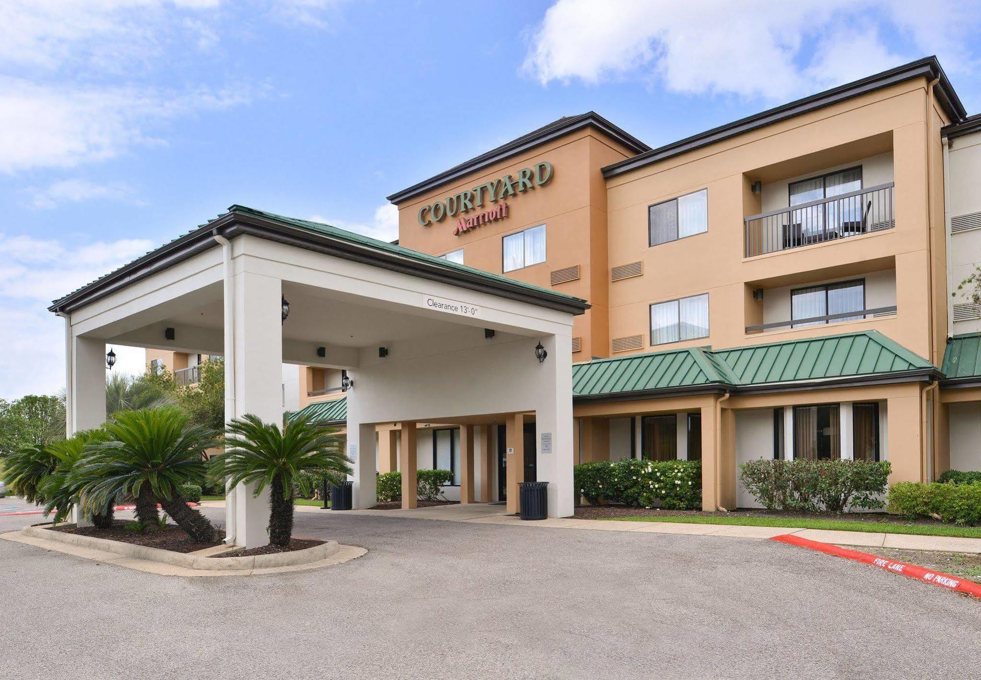 Courtyard Beaumont Hotel Exterior photo